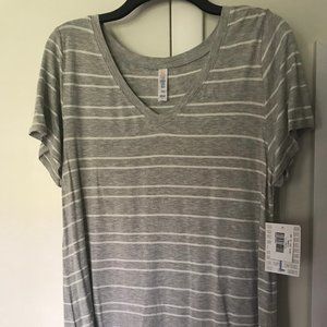 Lularoe L Christy Tee NWT
